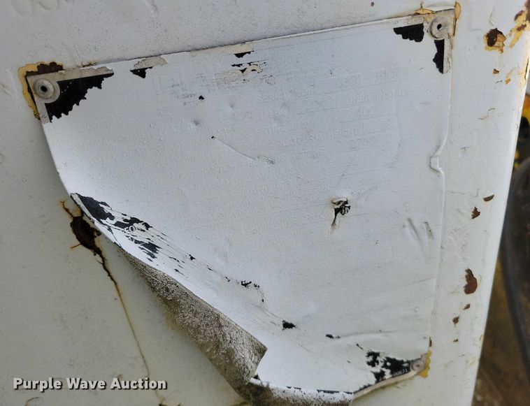 image for item EA2869 1991 Ford F800 bucket truck