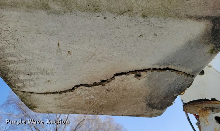 image for item EA2869 1991 Ford F800 bucket truck