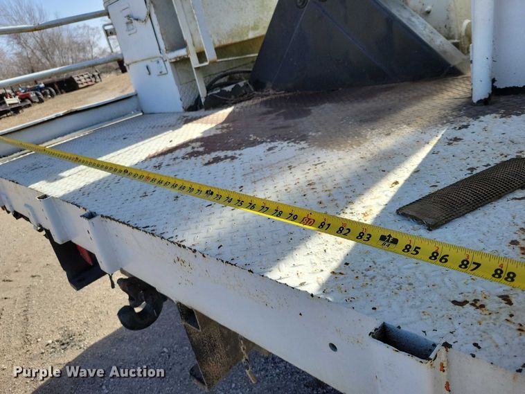 image for item EA2869 1991 Ford F800 bucket truck