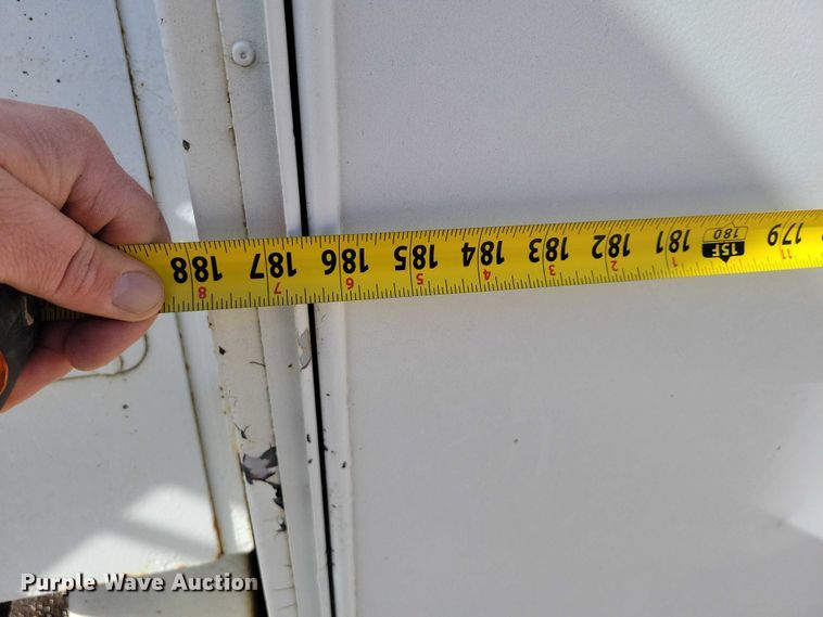 image for item EA2869 1991 Ford F800 bucket truck