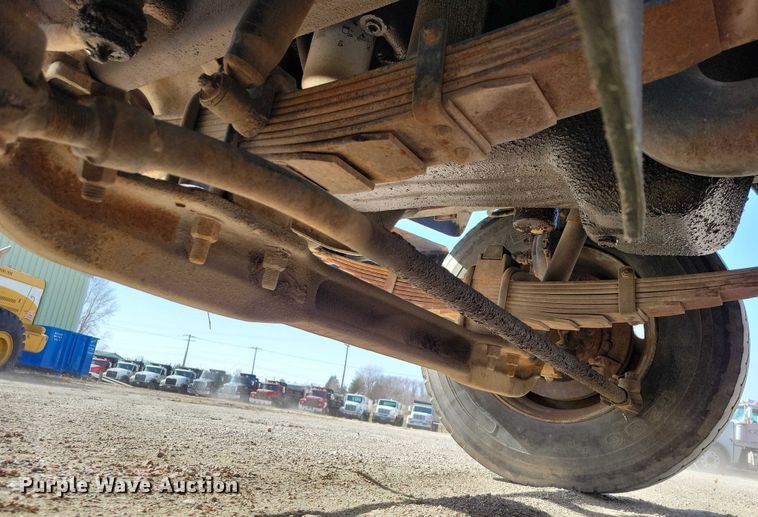 image for item EA2869 1991 Ford F800 bucket truck