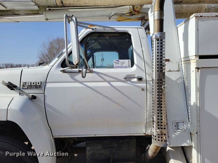 image for item EA2869 1991 Ford F800 bucket truck