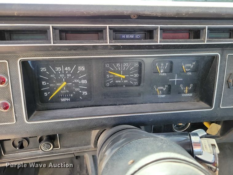 image for item EA2869 1991 Ford F800 bucket truck