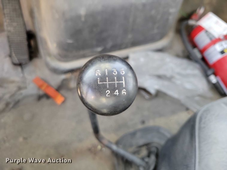 image for item EA2869 1991 Ford F800 bucket truck