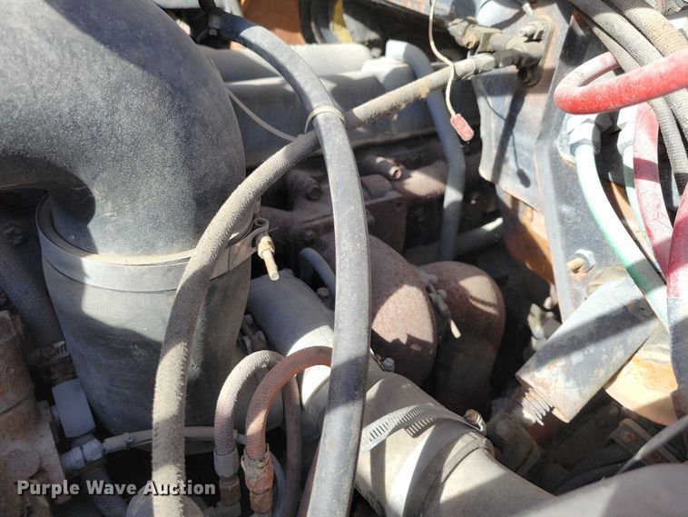 image for item EA2869 1991 Ford F800 bucket truck