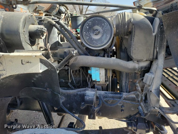 image for item EA2869 1991 Ford F800 bucket truck