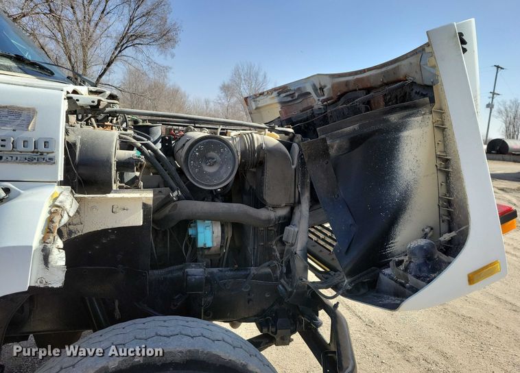 image for item EA2869 1991 Ford F800 bucket truck