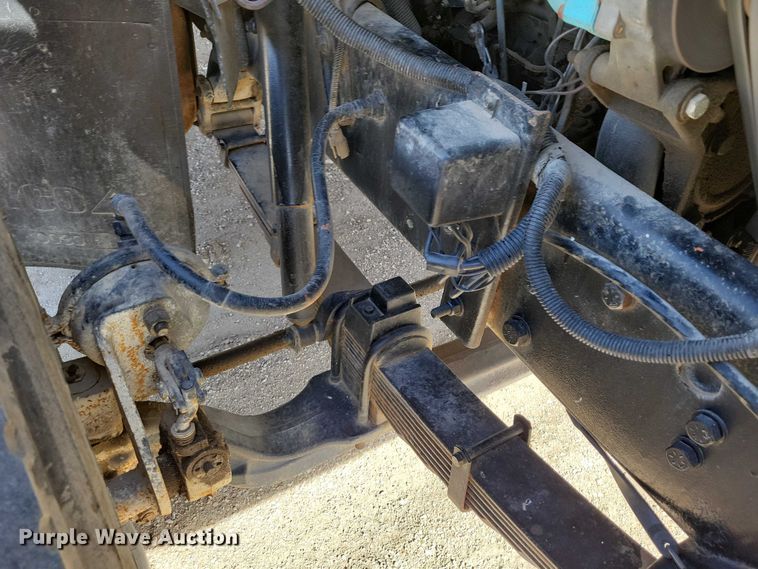 image for item EA2869 1991 Ford F800 bucket truck