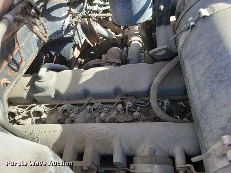 image for item EA2869 1991 Ford F800 bucket truck