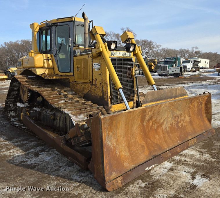 image for item EB1282 1998 Caterpillar D6R LGP dozer