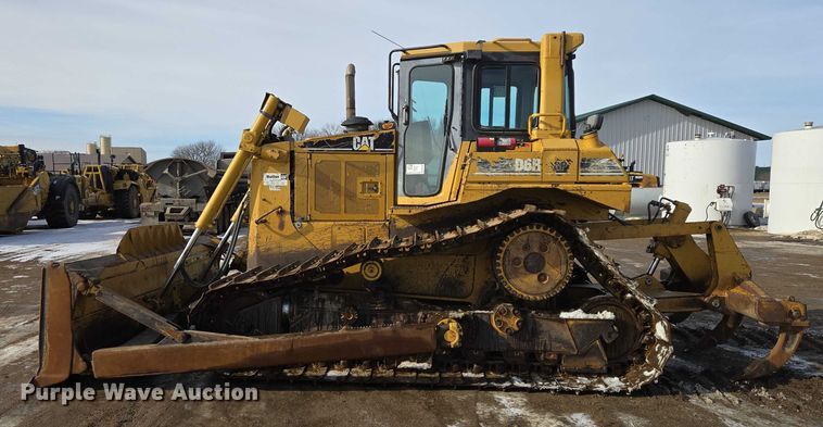 image for item EB1282 1998 Caterpillar D6R LGP dozer