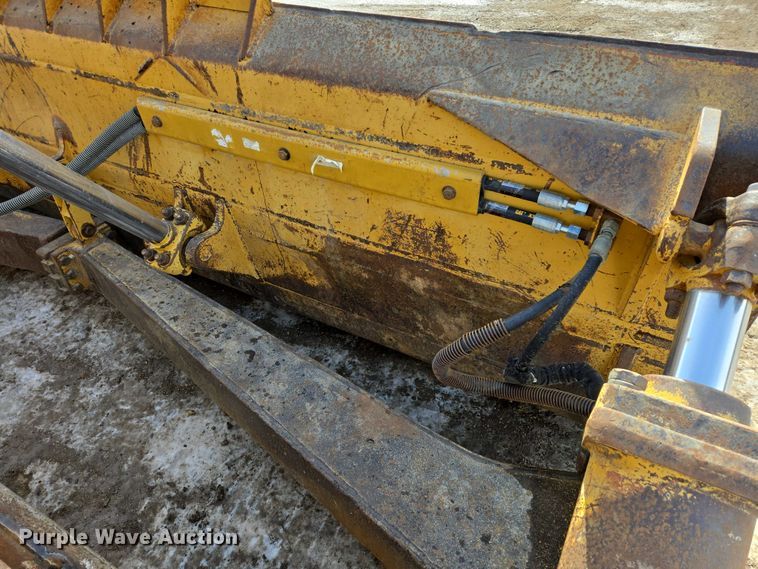 image for item EB1282 1998 Caterpillar D6R LGP dozer