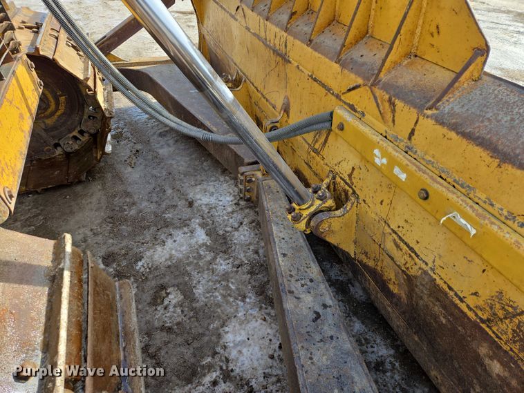 image for item EB1282 1998 Caterpillar D6R LGP dozer