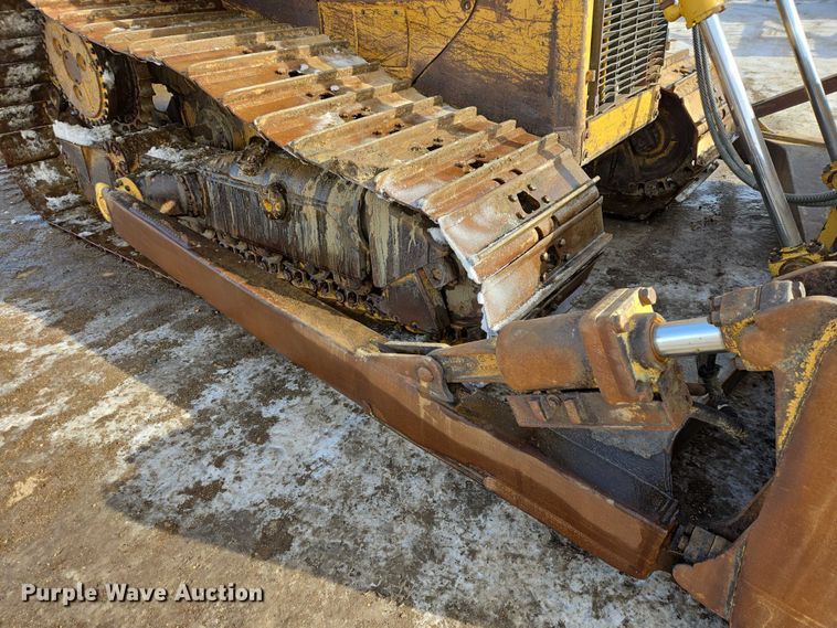 image for item EB1282 1998 Caterpillar D6R LGP dozer