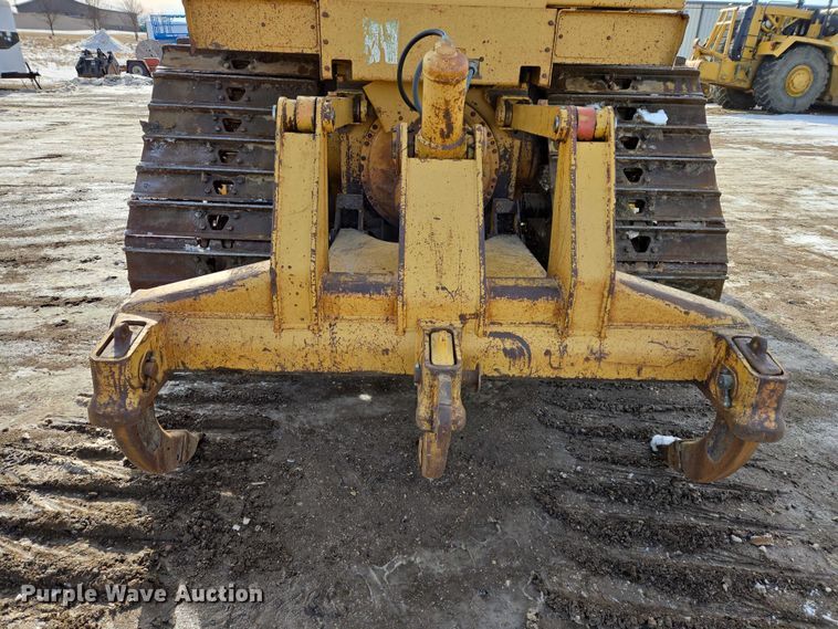 image for item EB1282 1998 Caterpillar D6R LGP dozer