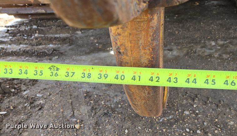 image for item EB1282 1998 Caterpillar D6R LGP dozer