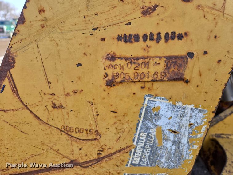 image for item EB1282 1998 Caterpillar D6R LGP dozer