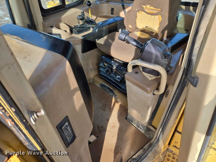 image for item EB1282 1998 Caterpillar D6R LGP dozer