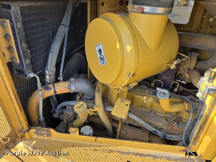 image for item EB1282 1998 Caterpillar D6R LGP dozer