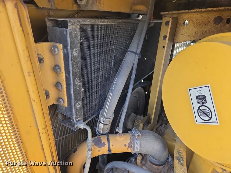 image for item EB1282 1998 Caterpillar D6R LGP dozer