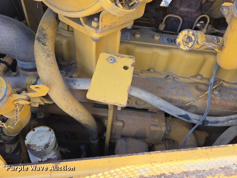 image for item EB1282 1998 Caterpillar D6R LGP dozer