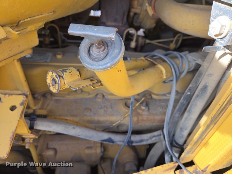 image for item EB1282 1998 Caterpillar D6R LGP dozer