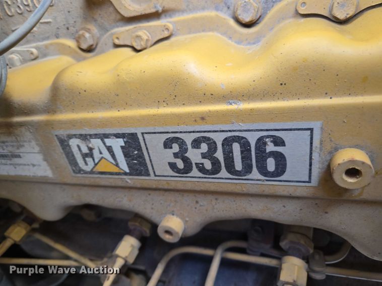 image for item EB1282 1998 Caterpillar D6R LGP dozer