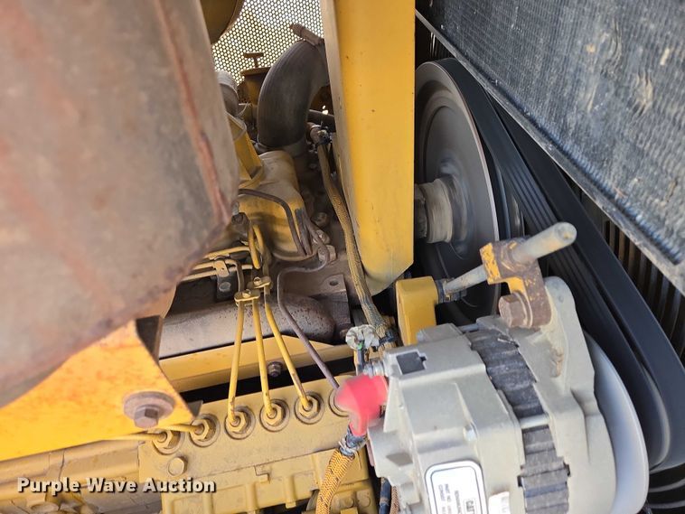 image for item EB1282 1998 Caterpillar D6R LGP dozer