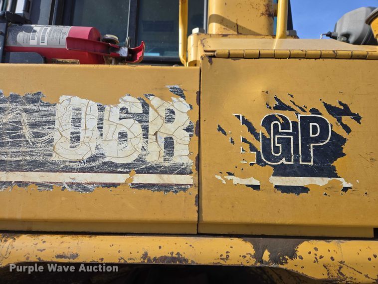 image for item EB1282 1998 Caterpillar D6R LGP dozer