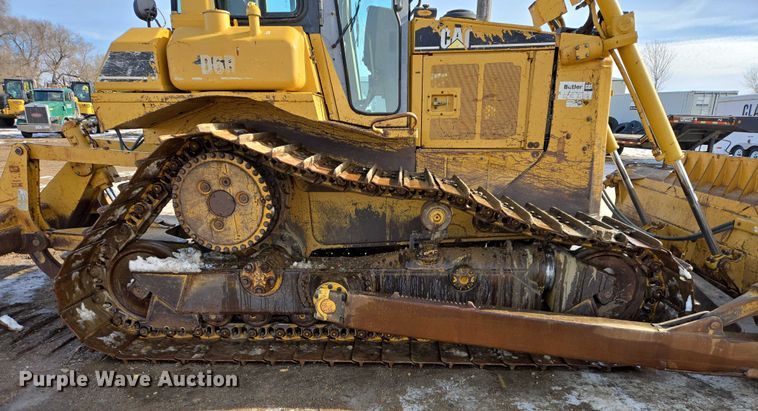 image for item EB1282 1998 Caterpillar D6R LGP dozer