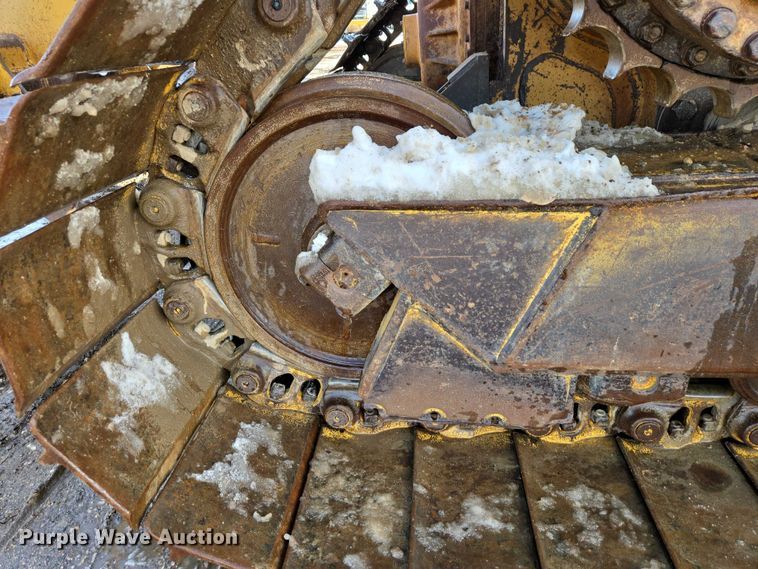 image for item EB1282 1998 Caterpillar D6R LGP dozer