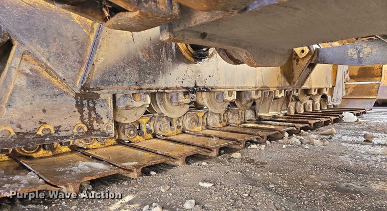 image for item EB1282 1998 Caterpillar D6R LGP dozer