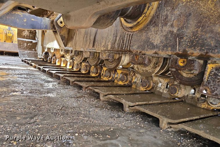 image for item EB1282 1998 Caterpillar D6R LGP dozer