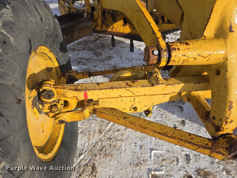 image for item EB1286 1964 Caterpillar 120 motor grader