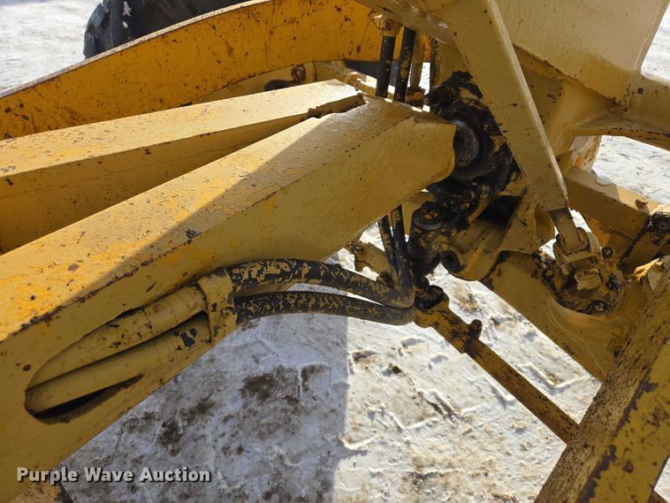 image for item EB1286 1964 Caterpillar 120 motor grader