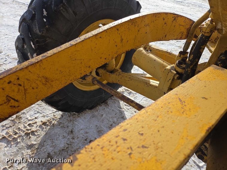 image for item EB1286 1964 Caterpillar 120 motor grader