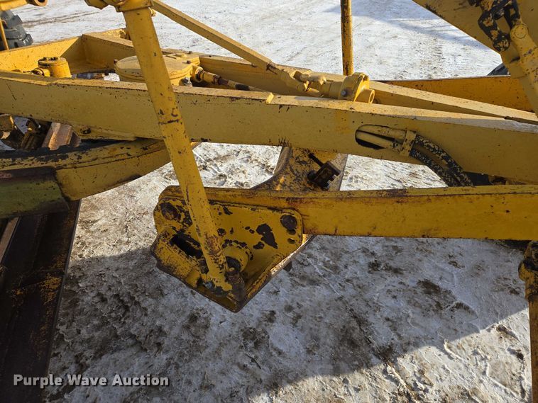 image for item EB1286 1964 Caterpillar 120 motor grader