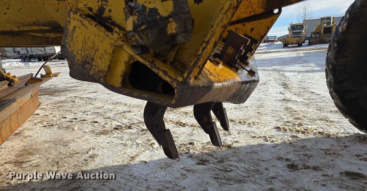 image for item EB1286 1964 Caterpillar 120 motor grader