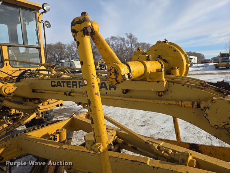 image for item EB1286 1964 Caterpillar 120 motor grader