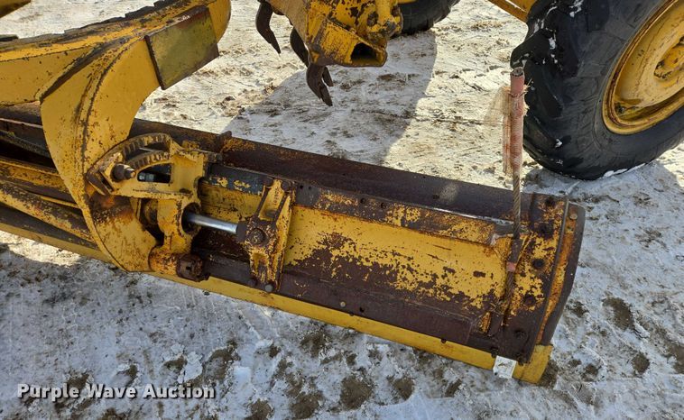 image for item EB1286 1964 Caterpillar 120 motor grader