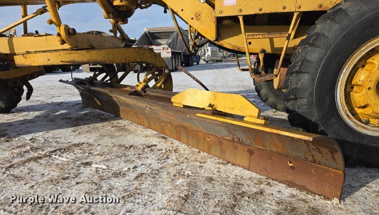 image for item EB1286 1964 Caterpillar 120 motor grader