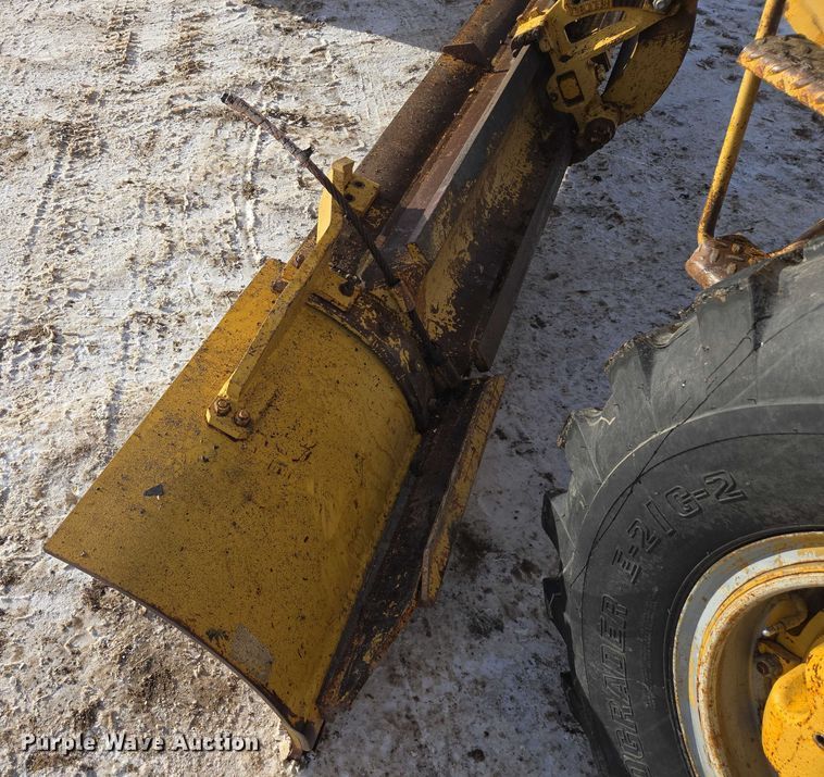 image for item EB1286 1964 Caterpillar 120 motor grader