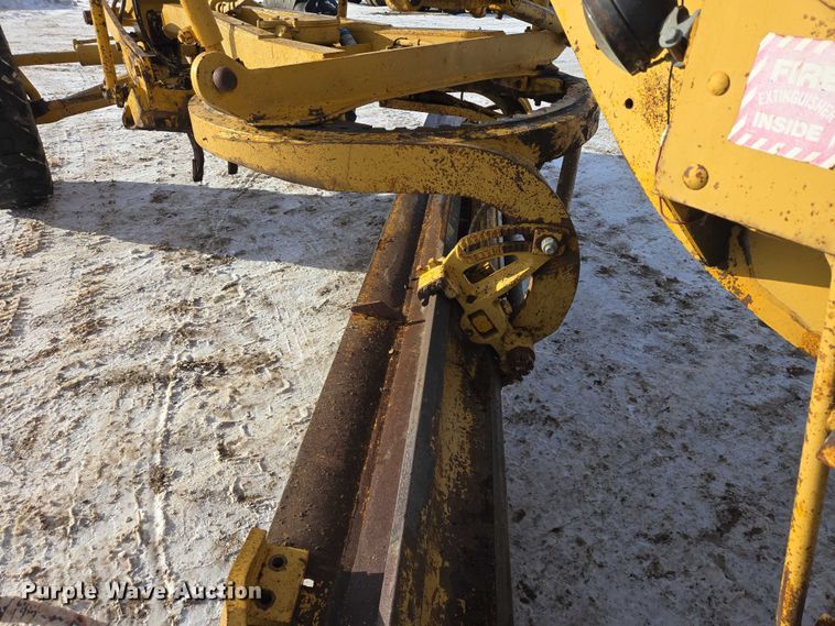 image for item EB1286 1964 Caterpillar 120 motor grader