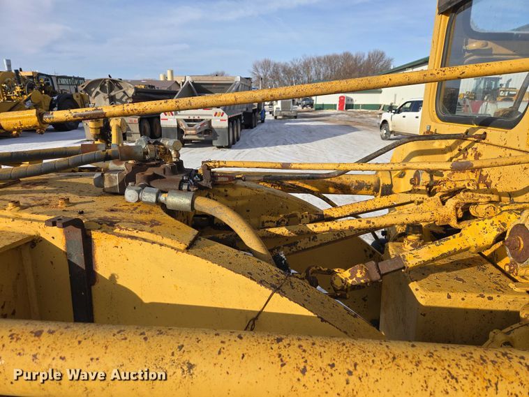 image for item EB1286 1964 Caterpillar 120 motor grader