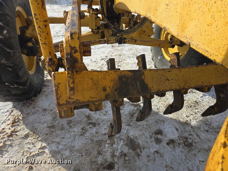 image for item EB1286 1964 Caterpillar 120 motor grader