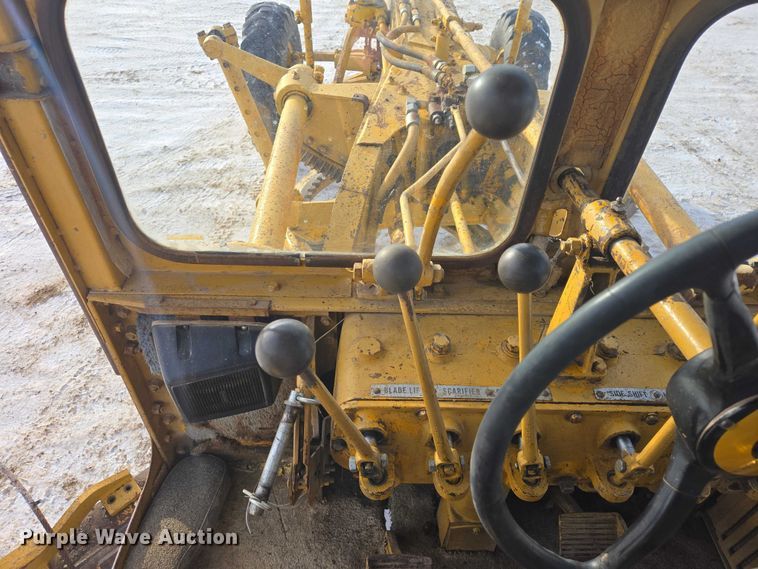 image for item EB1286 1964 Caterpillar 120 motor grader