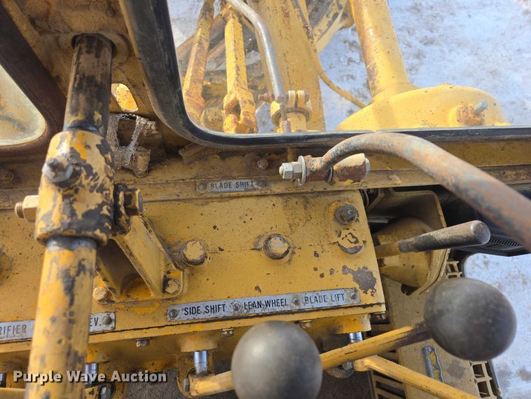 image for item EB1286 1964 Caterpillar 120 motor grader