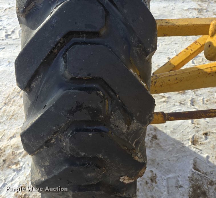 image for item EB1286 1964 Caterpillar 120 motor grader