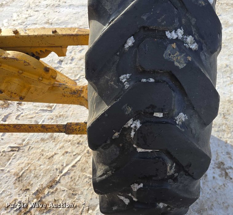 image for item EB1286 1964 Caterpillar 120 motor grader