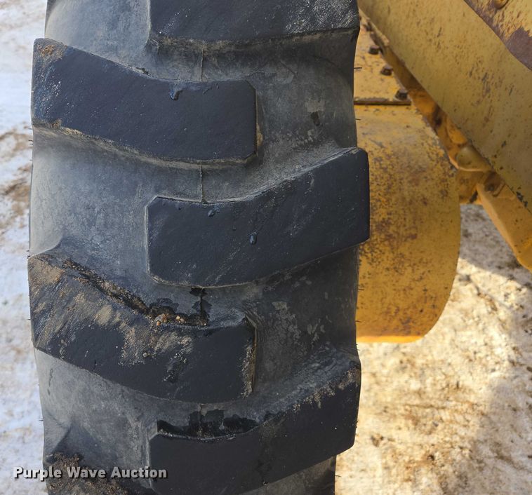 image for item EB1286 1964 Caterpillar 120 motor grader